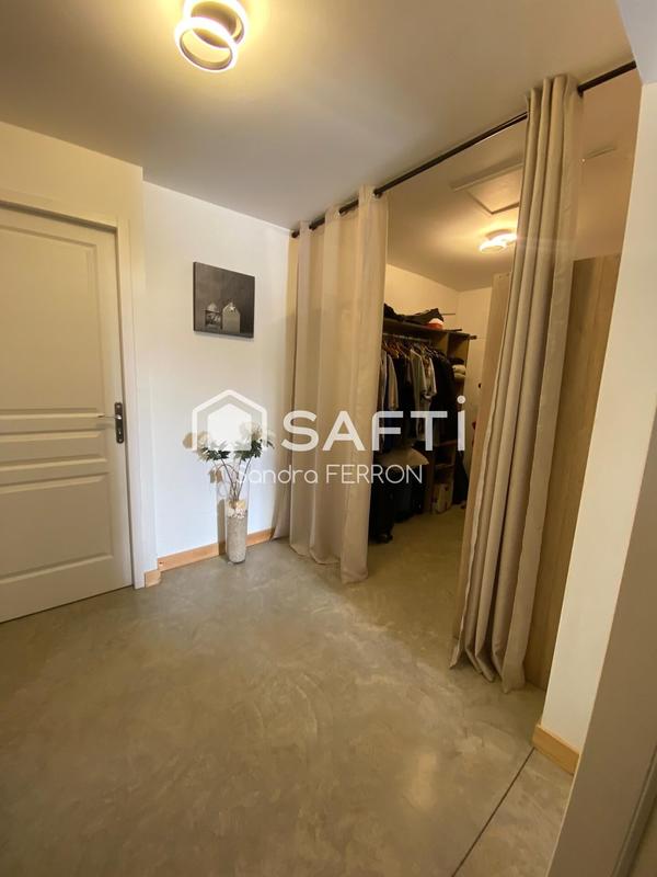 Maison - 247 m² - 7 pièces