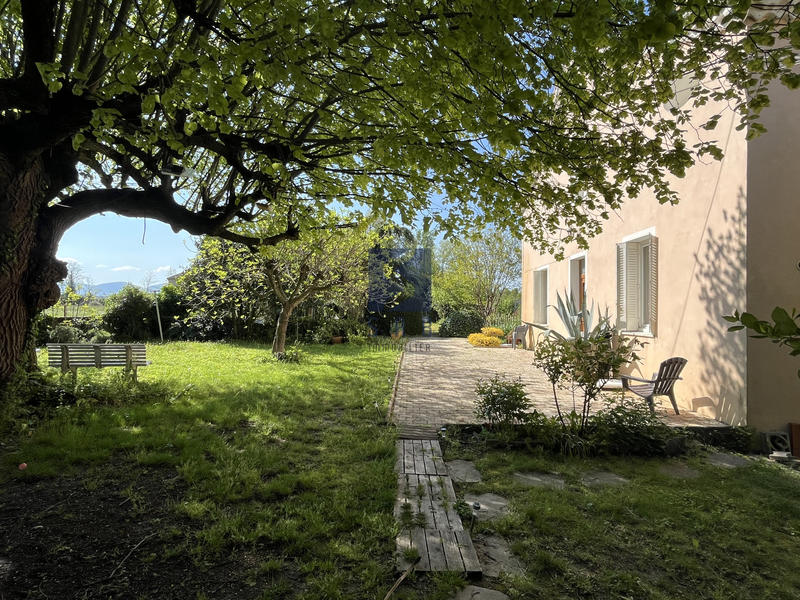 Propriété - 395 m² - 15 pièces