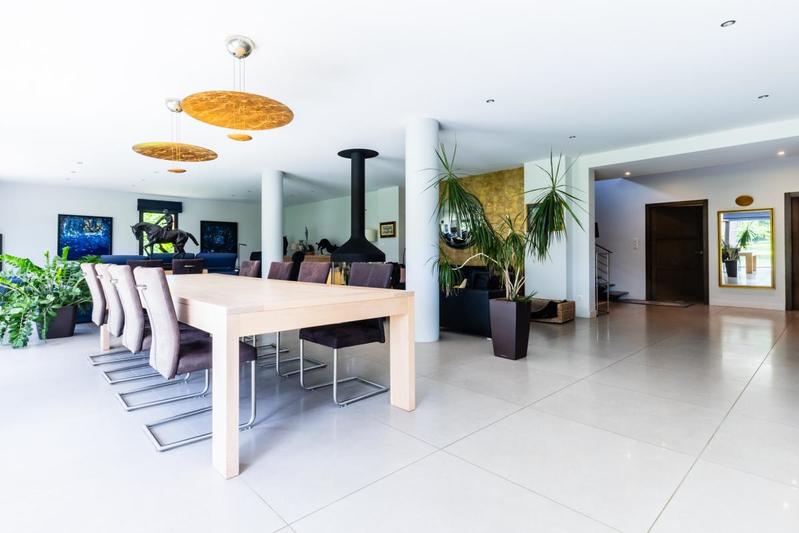 Propriété - 424 m² - 10 pièces