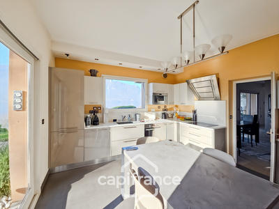 Maison - 207 m² - 7 pièces