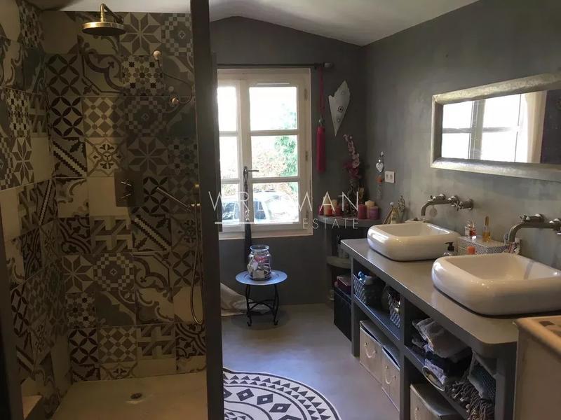 Maison - 201 m² - 4 pièces