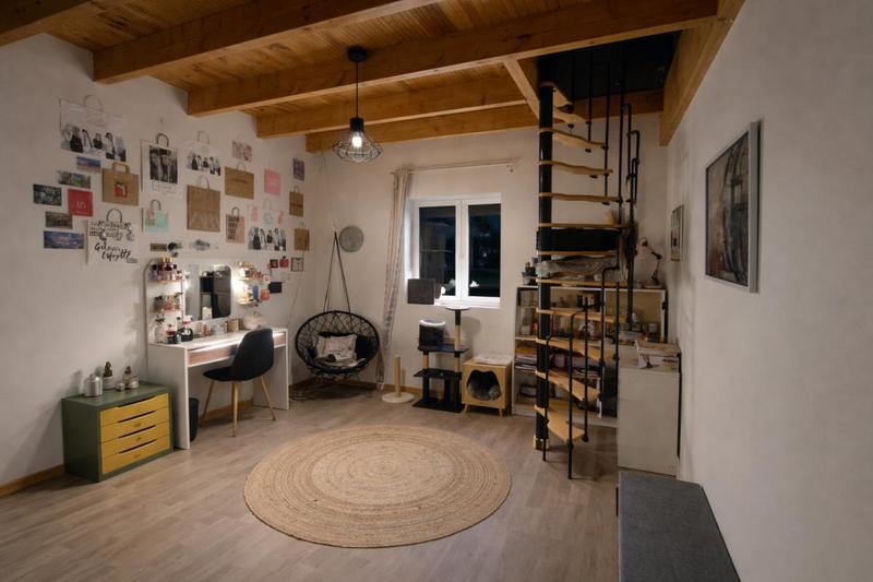 Maison - 250 m² - 12 pièces