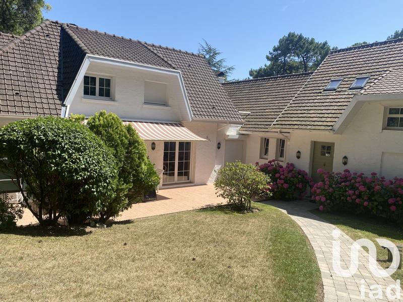 Maison - 270 m² - 8 pièces