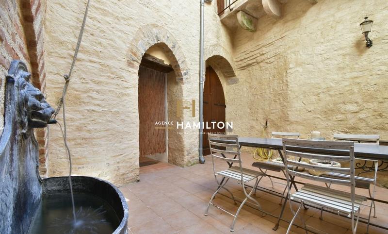 Demeure - 430 m² - 10 pièces