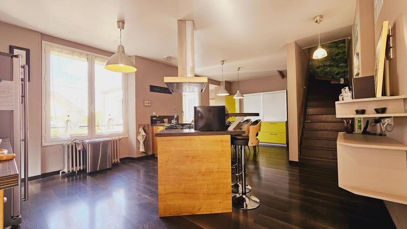 Maison - 140 m² - 5 pièces