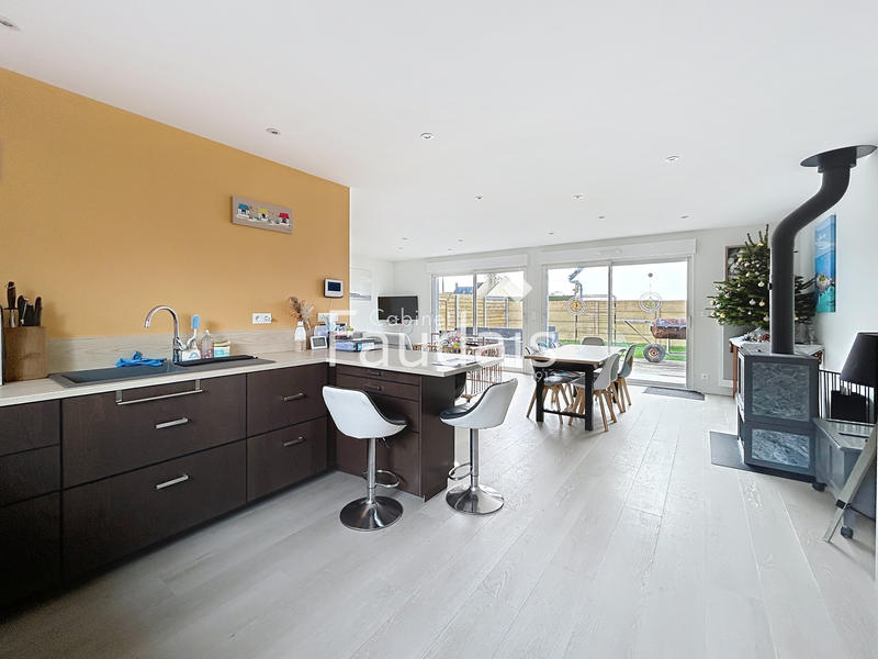 Maison - 101 m² - 5 pièces