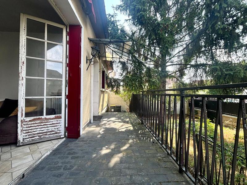 Maison - 141 m² - 8 pièces