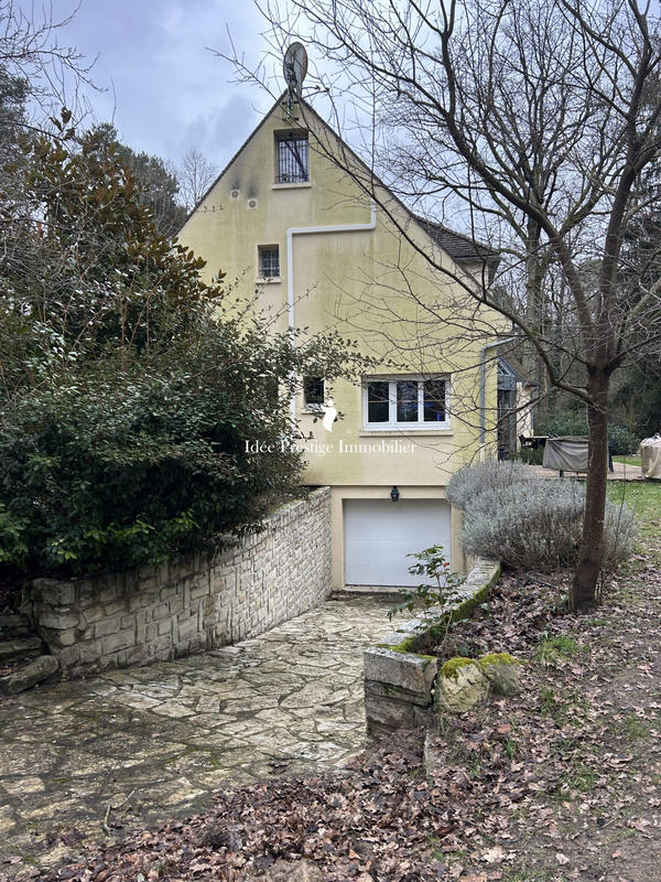 Maison - 220 m² - 9 pièces