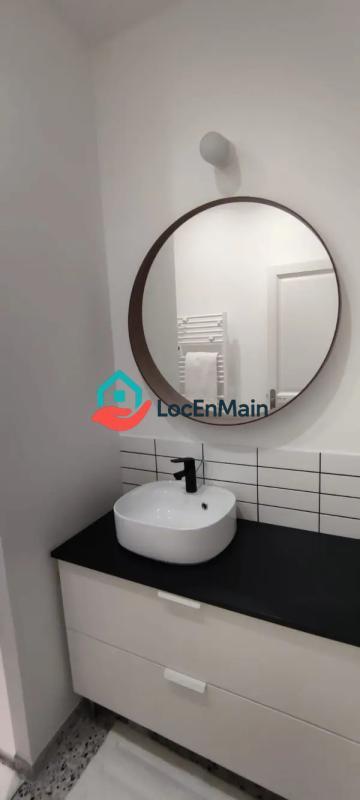 Studio - 50 m² - 1 pièce