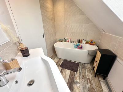 Maison traditionnelle - 137 m² - 6 pièces