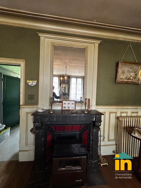 Demeure - 180 m² - 8 pièces