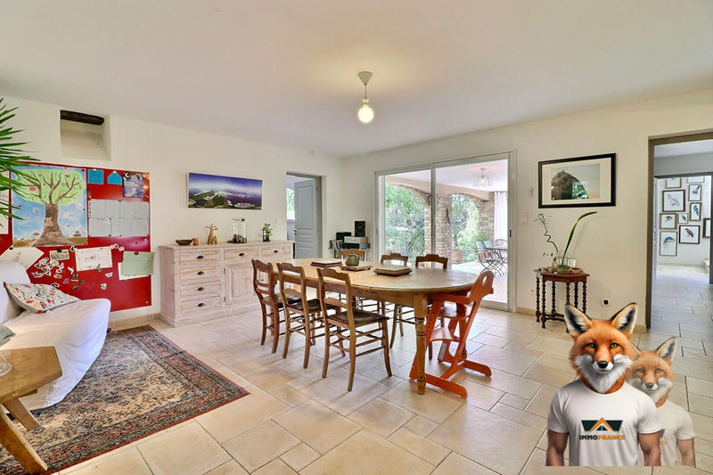 Maison traditionnelle - 266 m² - 10 pièces