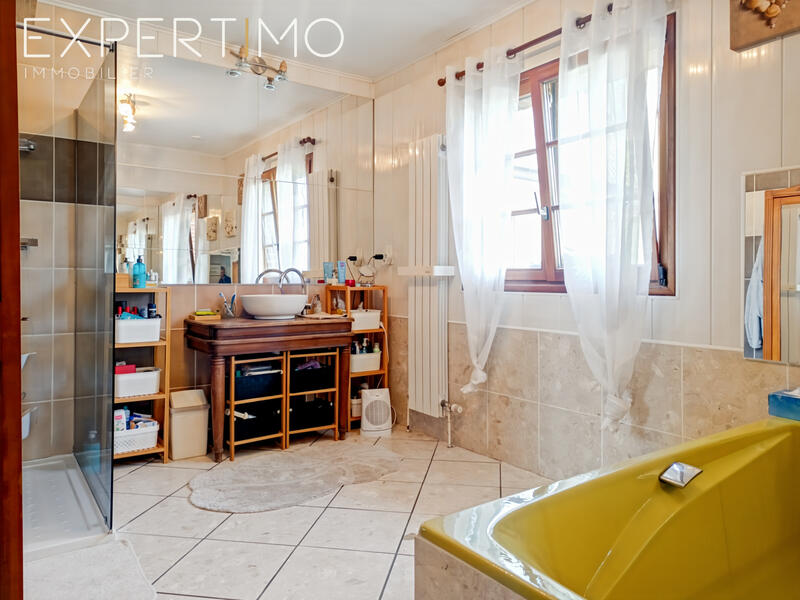 Maison - 163 m² - 5 pièces