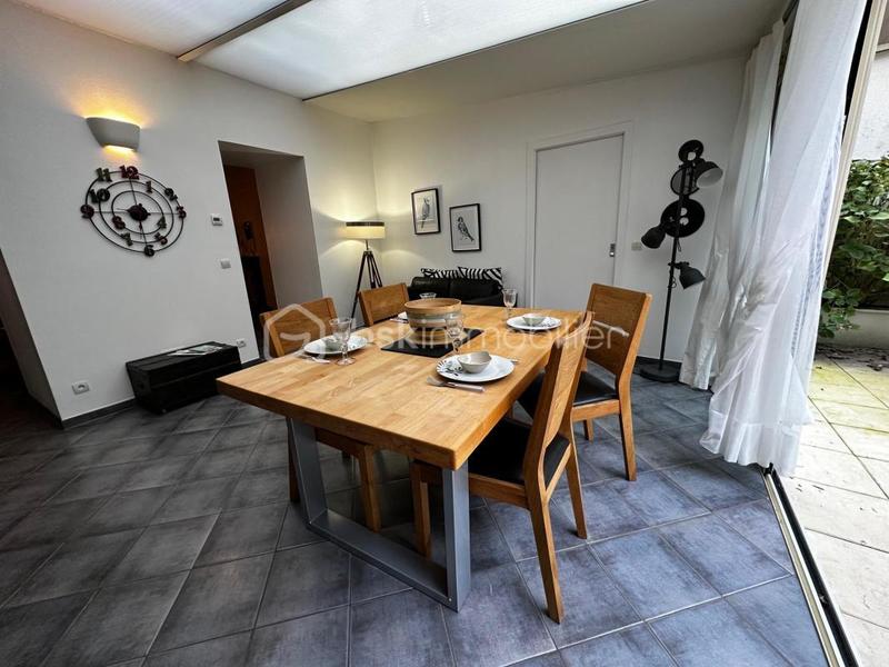 Appartement - 80 m² - 3 pièces