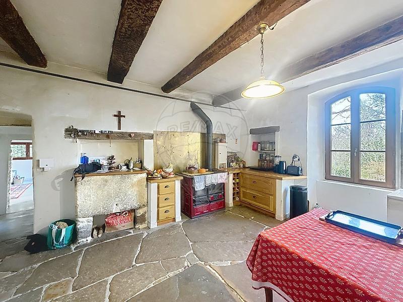 Maison - 243 m² - 8 pièces