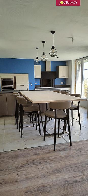 Maison - 179 m² - 10 pièces