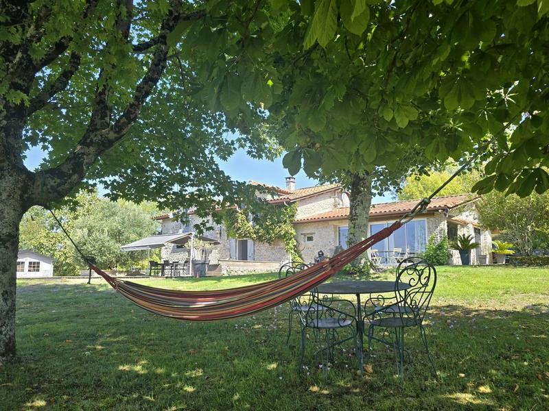 Maison traditionnelle - 176 m² - 8 pièces