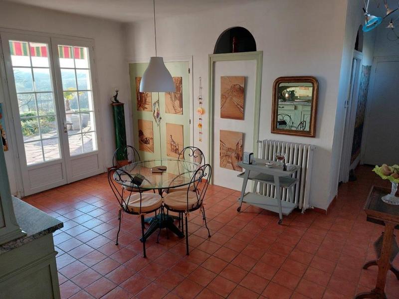 Villa - 240 m² - 8 pièces