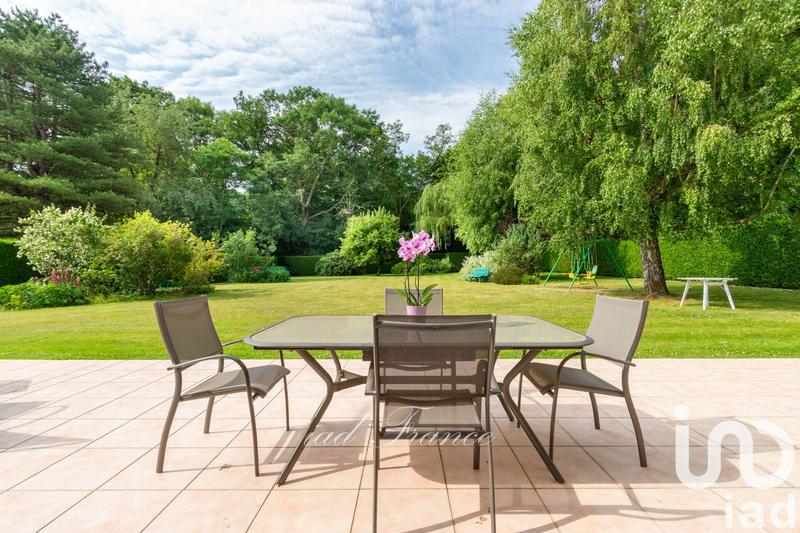 Maison - 246 m² - 9 pièces