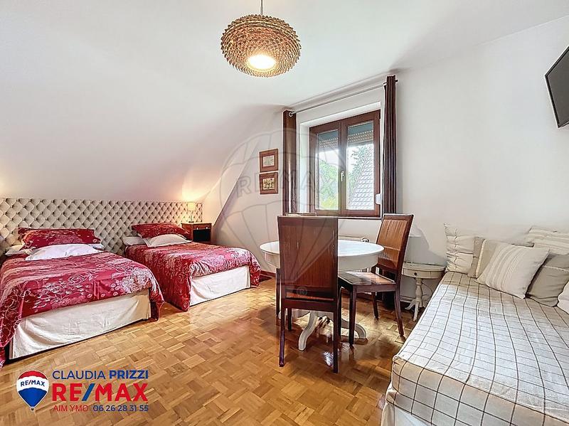 Maison - 180 m² - 6 pièces