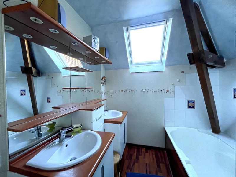 Maison - 197 m² - 8 pièces