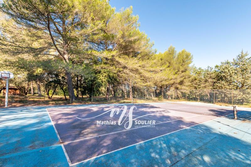 Maison - 300 m² - 15 pièces