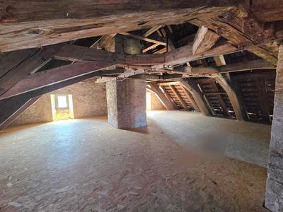 Appartement - 100 m² - 1 pièce