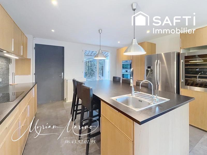 Maison - 111 m² - 5 pièces