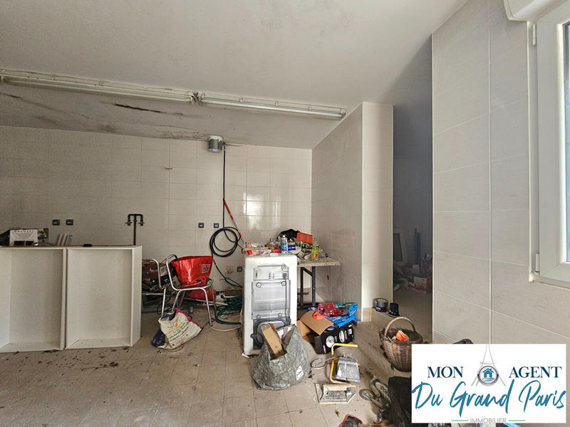 Local commercial - 120 m² - 4 pièces