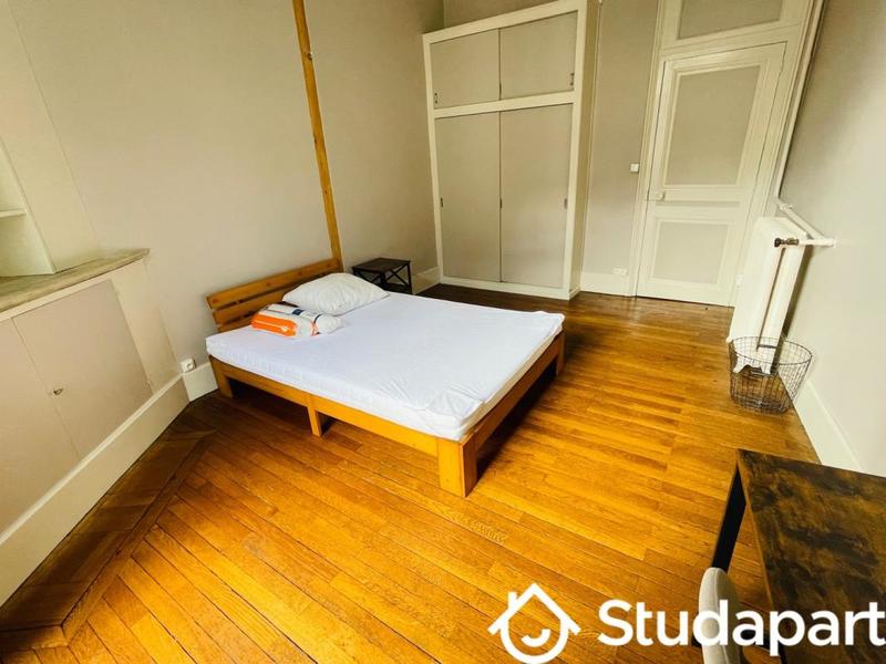 Chambre - 13 m² - 1 pièce