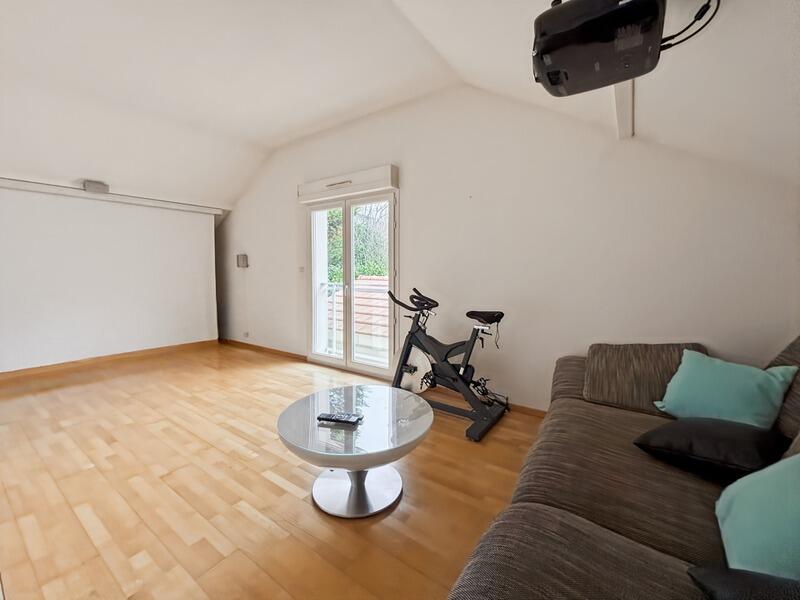 Villa - 261 m² - 7 pièces