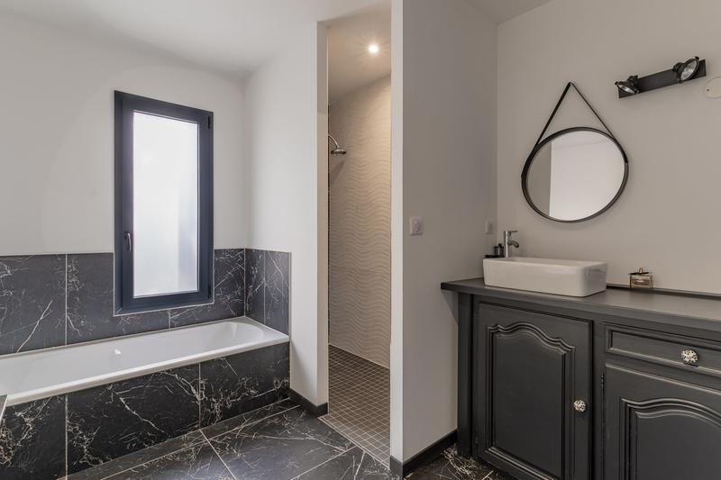 Maison - 210 m² - 6 pièces