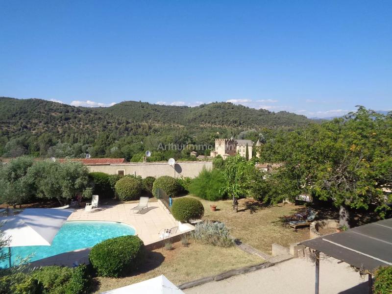 Maison - 240 m² - 10 pièces