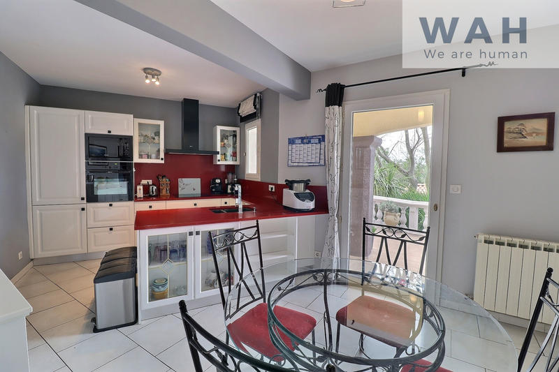 Maison - 205 m² - 7 pièces