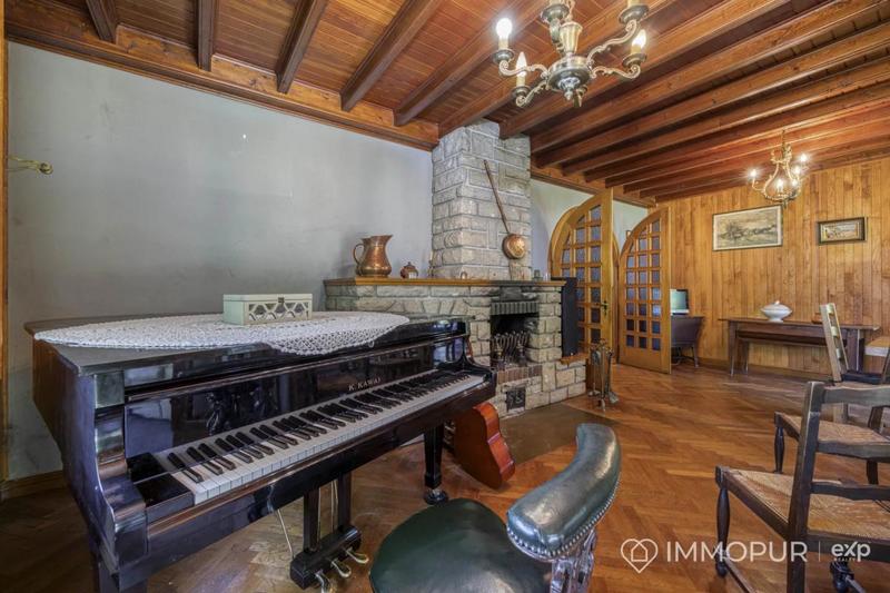 Propriété - 200 m² - 12 pièces