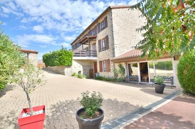 Propriété - 545 m² - 21 pièces