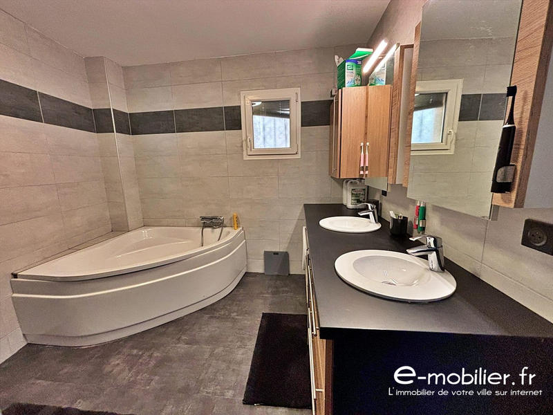 Appartement - 114 m² - 4 pièces