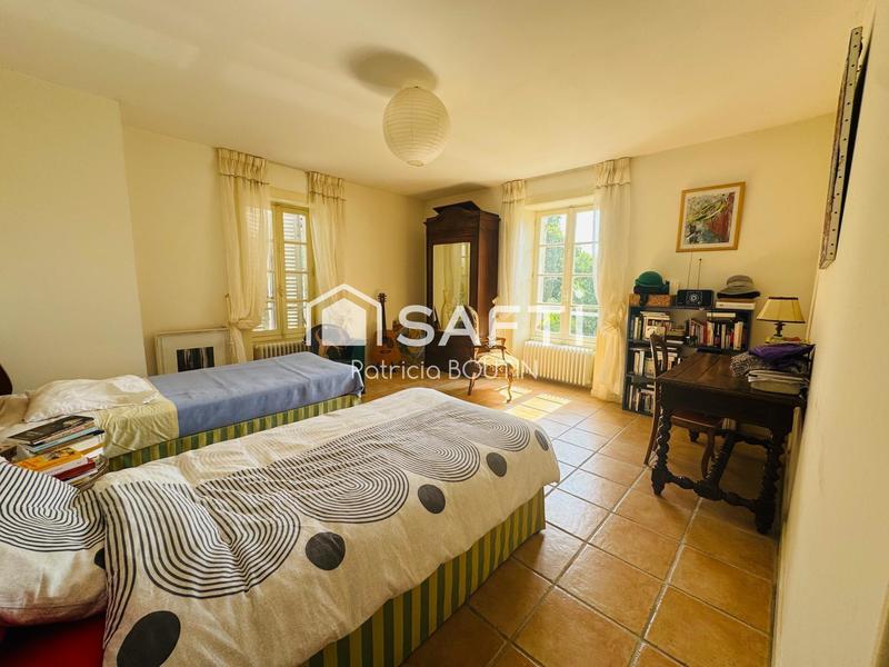 Maison de maîtres - 339 m² - 13 pièces