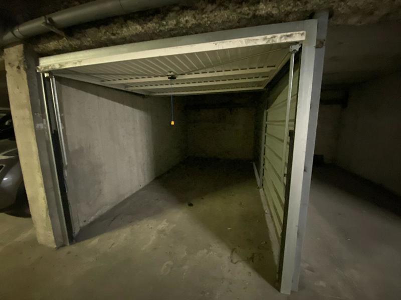 Parking / Garage - 11 m²