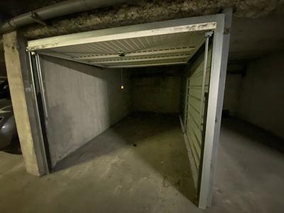 Parking / Garage - 11 m²