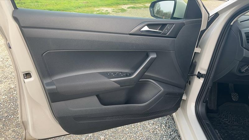 Volkswagen Polo VI 1.0 80 Business