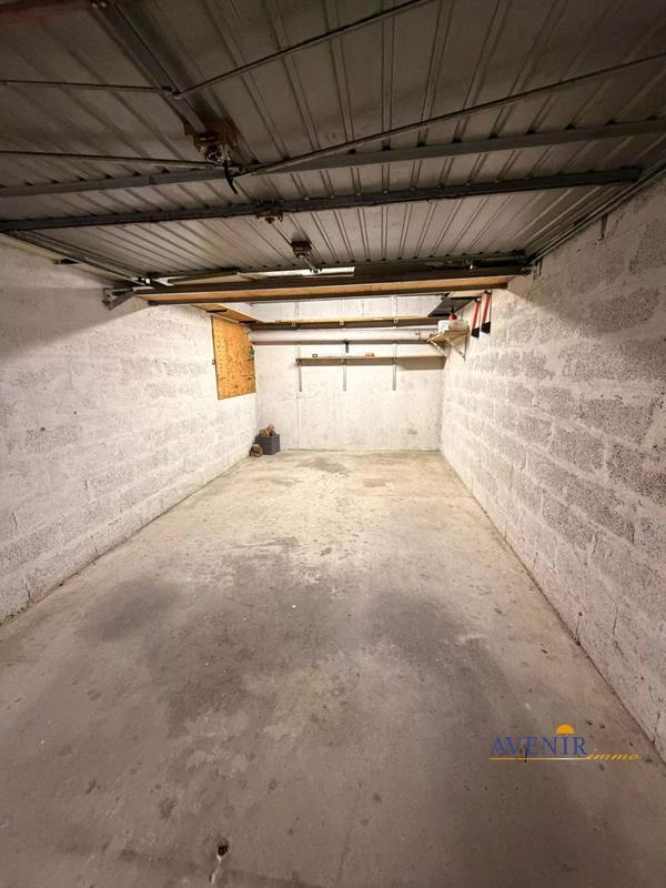 Parking / Garage - 14 m²