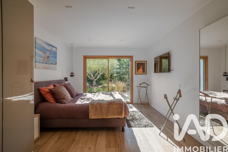 Maison - 202 m² - 6 pièces