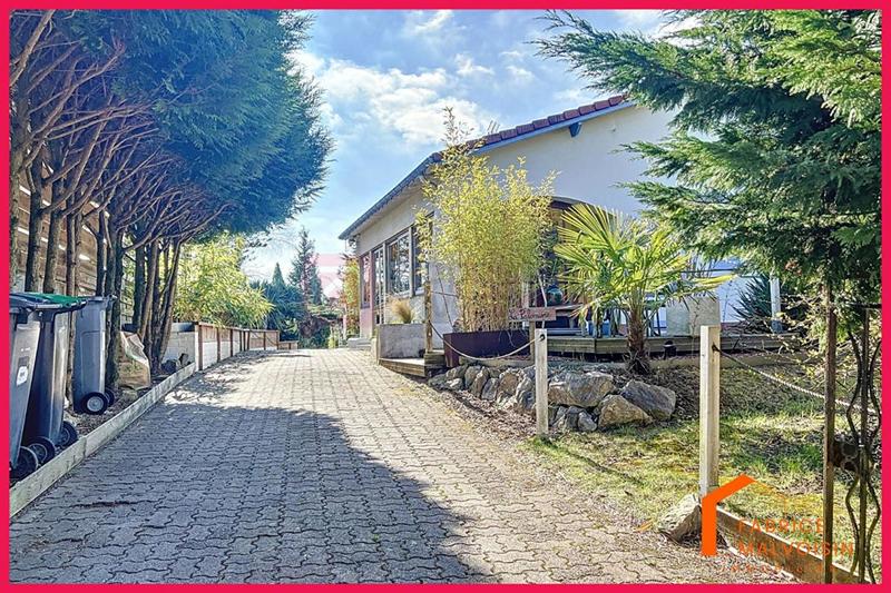 Maison - 99 m² - 4 pièces