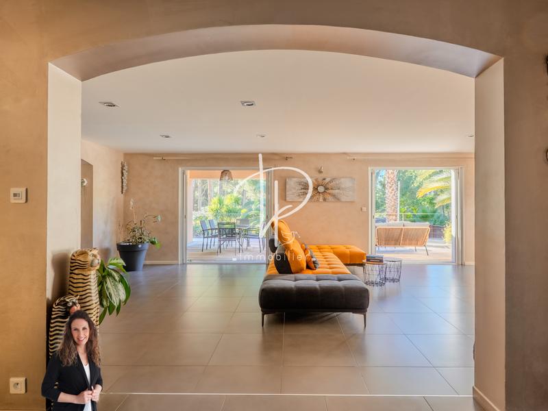 Villa - 291 m² - 8 pièces