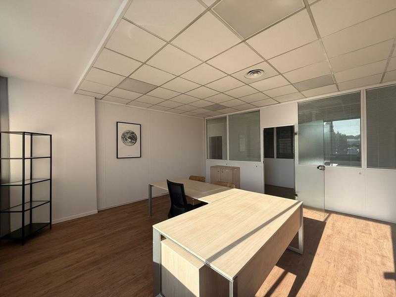 Bureau - 27 m² - 1 pièce