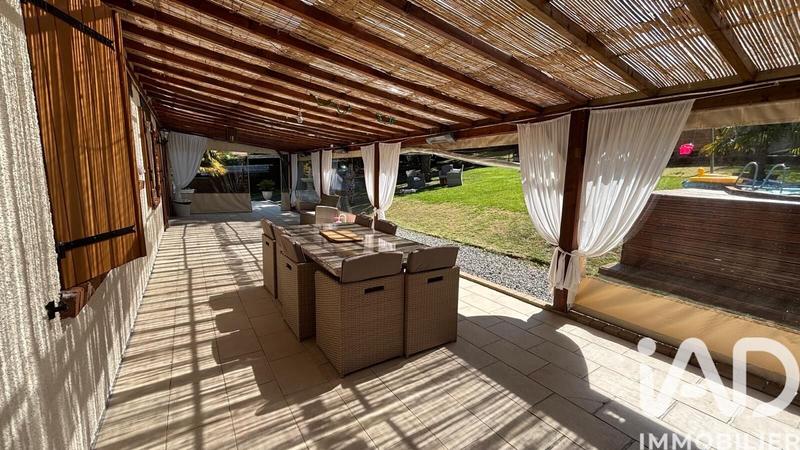 Maison - 137 m² - 5 pièces