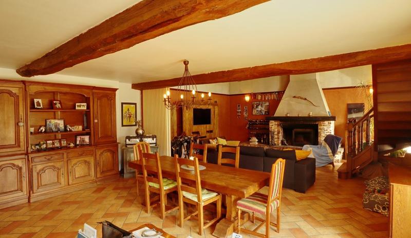 Maison - 395 m² - 16 pièces