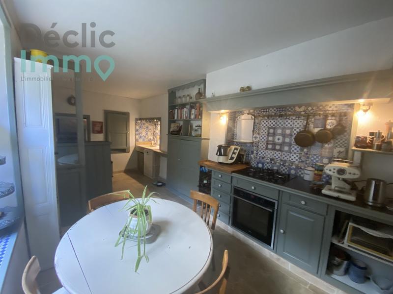 Maison - 250 m² - 8 pièces