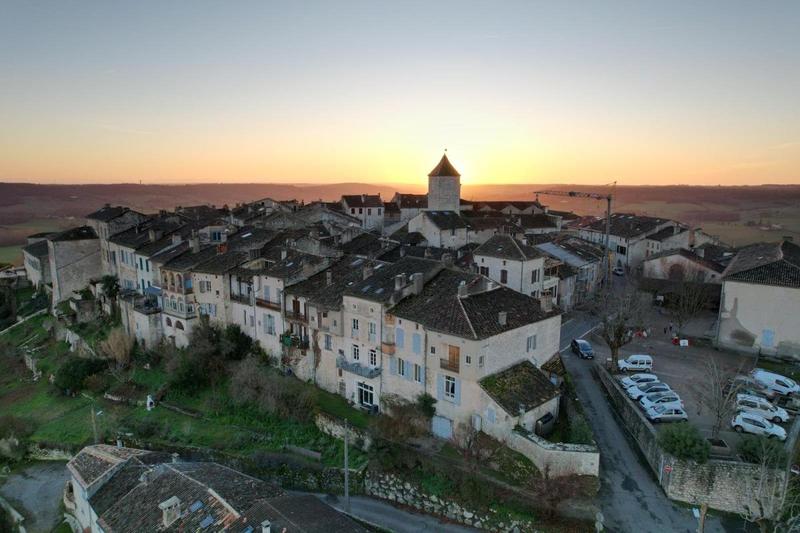 Maison de village - 320 m² - 8 pièces